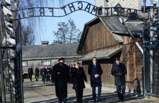 Merkel Auschwitz’i Ziyaret Etti: Utanç Duyuyorum
