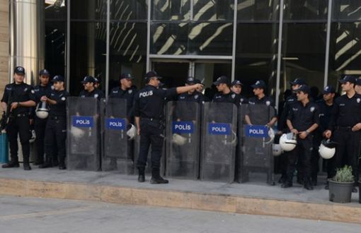 Van’da HDP’li Üç Belediye Eş Başkanı Tutuklandı