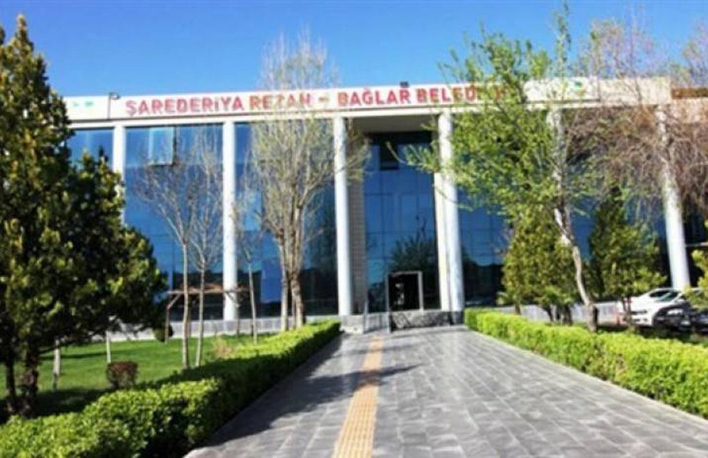 Bağlar Belediyesi'nde Üç HDP Meclis Üyesi Görevden Uzaklaştırıldı