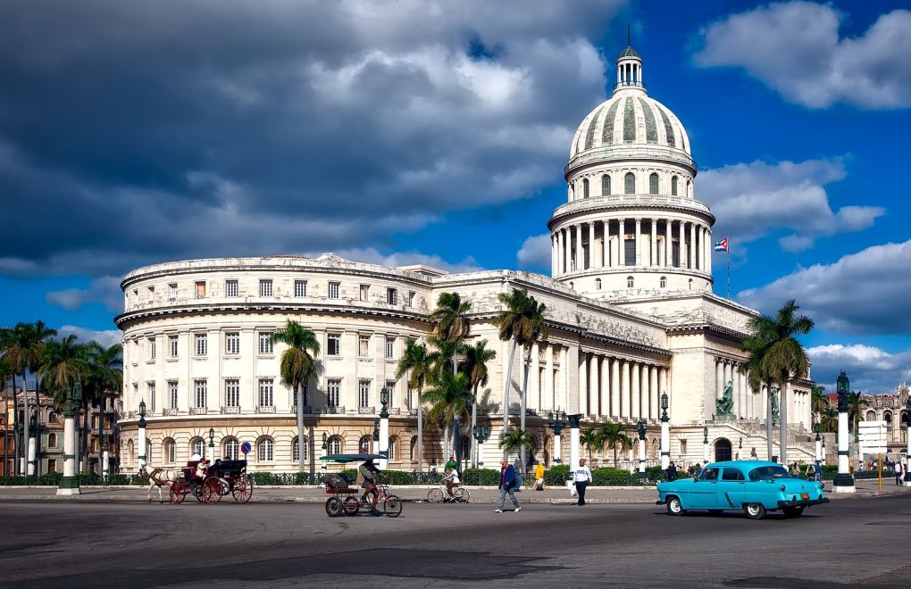 Küba'da 43 Yıl Aradan Sonra Başbakan Seçildi