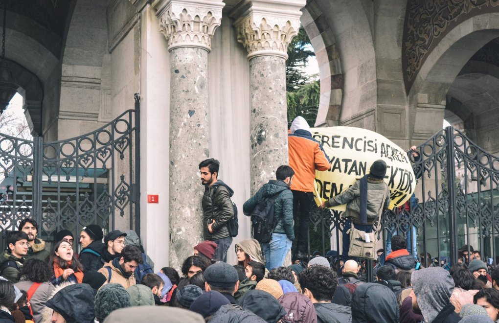İÜ'de Öğrencilerin Yemek Protestosuna Polis Saldırısı