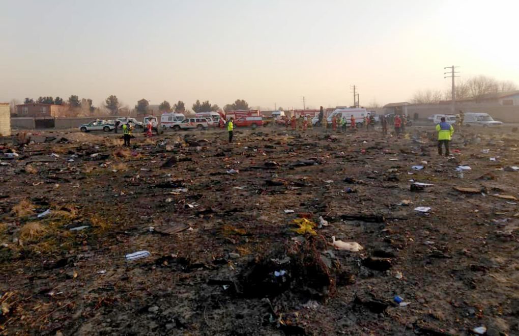 İran'da Ukrayna Havayollarına Ait Yolcu Uçağı Düştü: 176 Ölü