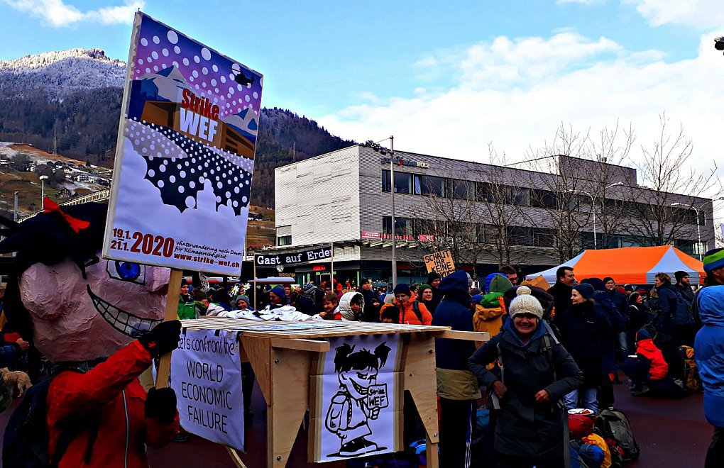 İklim Aktivistleri Dağ Yolundan Davos'a Yürüyor