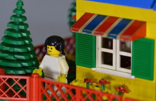 “Evde Kalmışlar” için Lego Evler