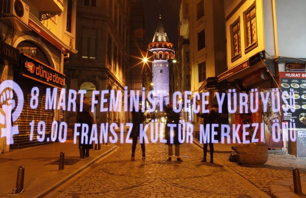 İstanbul'da Işıklı Şovla Feminist Gece Yürüyüşüne Çağrı 