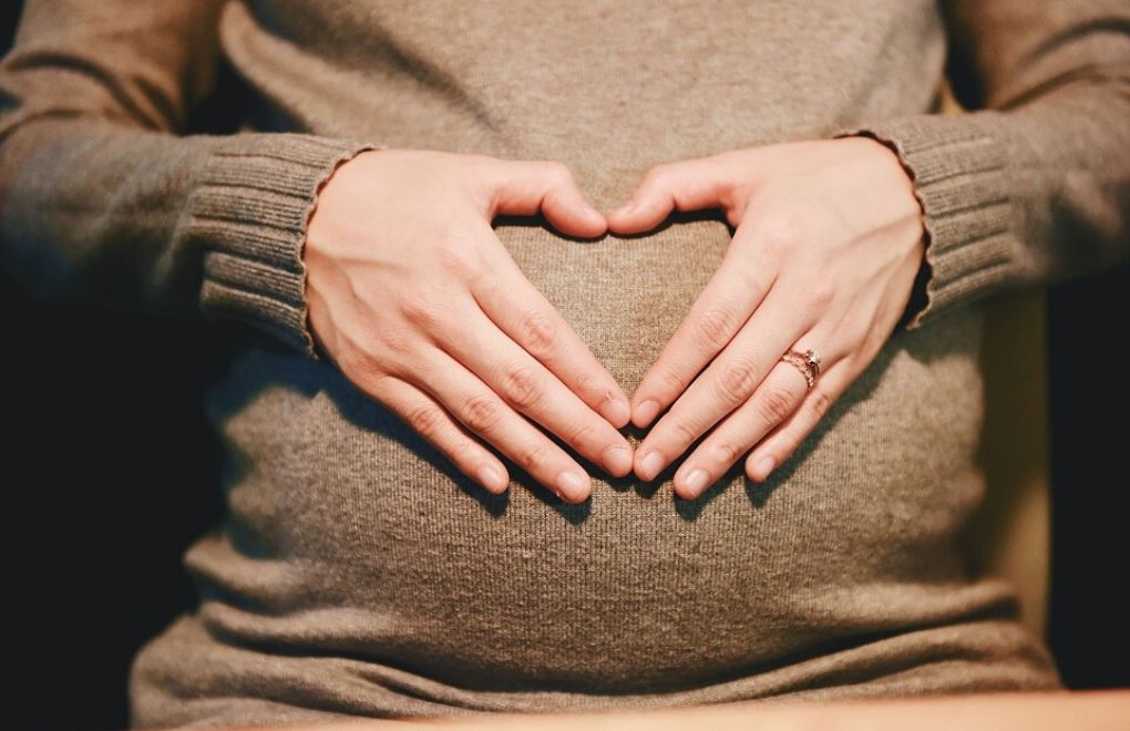Hamilelik Nedeniyle Sözleşme Feshi Geçersizdir ve Ayrımcılıktır