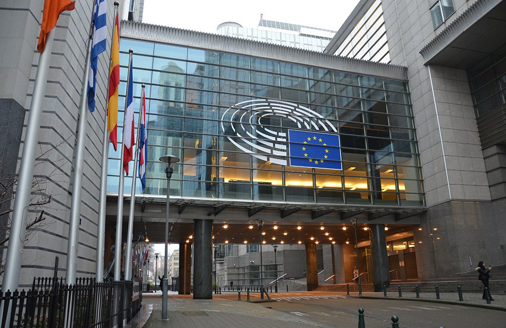 Avrupa Parlamentosu, Basın İlan Kurumu’nu Evrensel Ambargosuna Son Vermeye Çağırdı