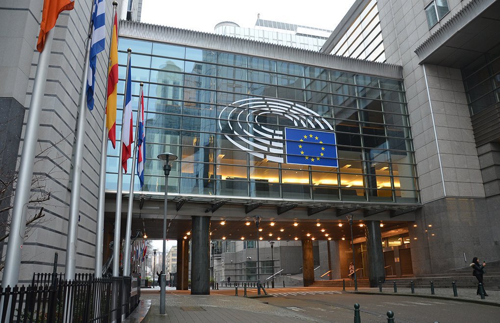 European Parliament Calls on Turkey to End Public Advertising Ban on Daily Evrensel
