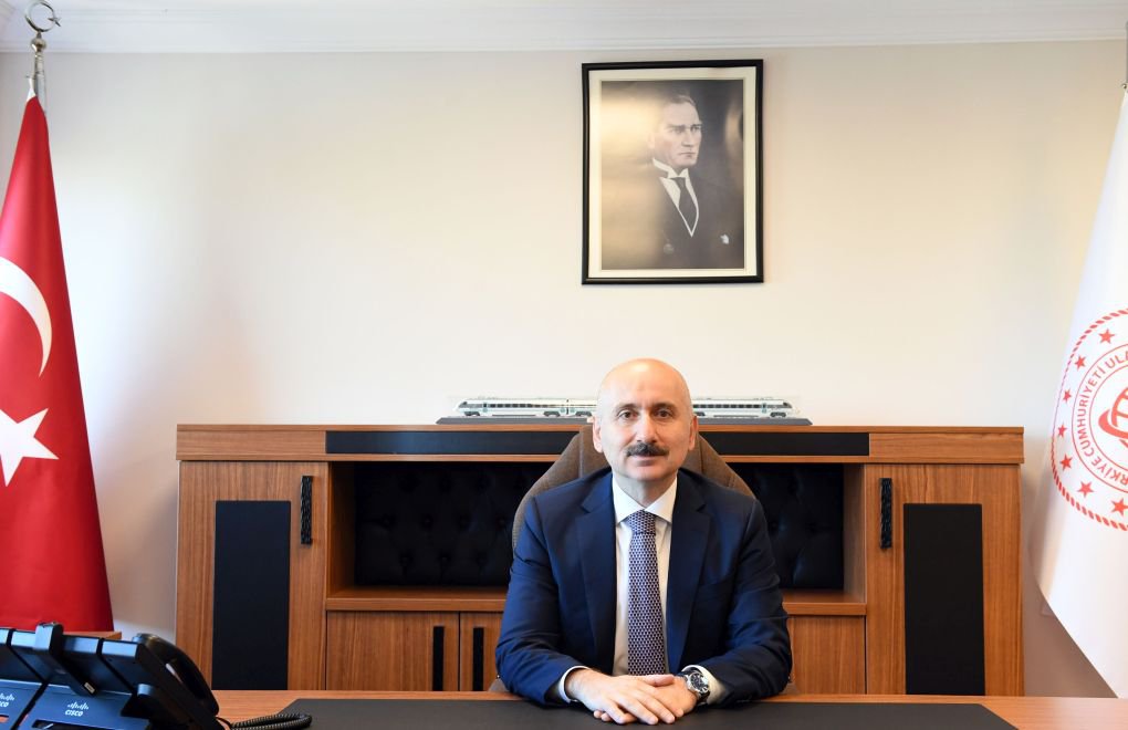 Ulaştırma ve Altyapı Bakanı Cahit Turhan Görevinden Alındı