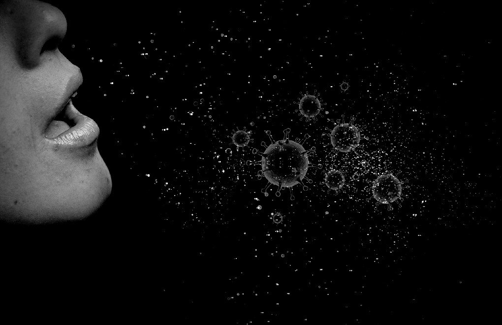 MIT Profesörü: Virüs 8 Metreye Kadar Sıçrayabiliyor