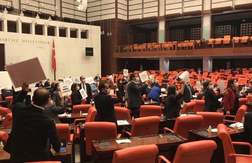 HDP’li Vekillerden İnfaz Yasası Protestosu