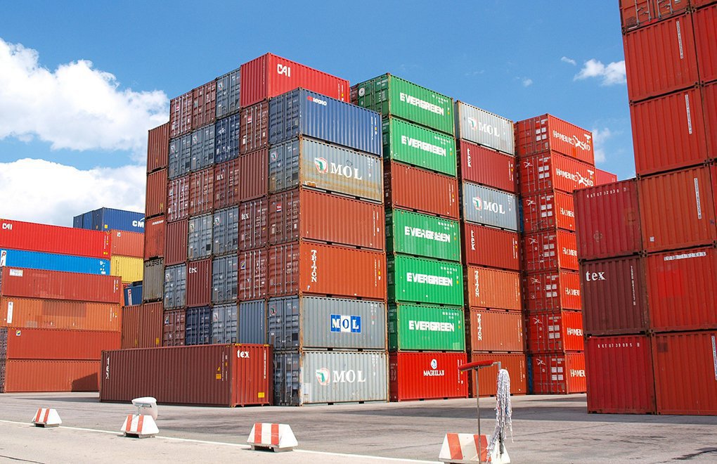 Additional Import Tariffs Imposed on 800 Items