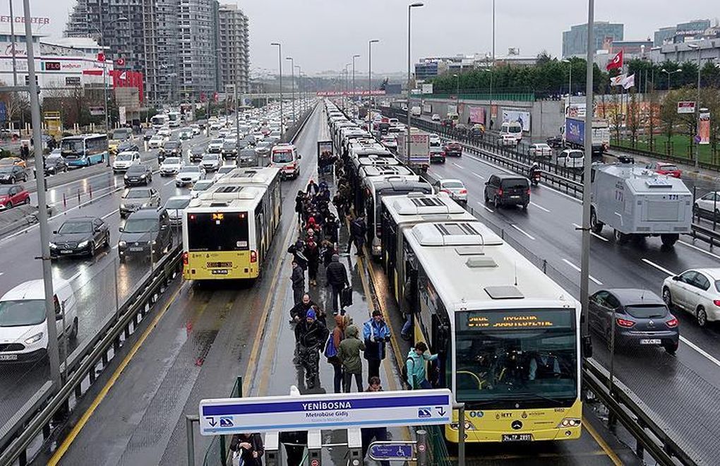 İBB Bilimsel Danışma Kurulu: Toplu Taşımadaki Yoğunluk Salgını Artırabilir