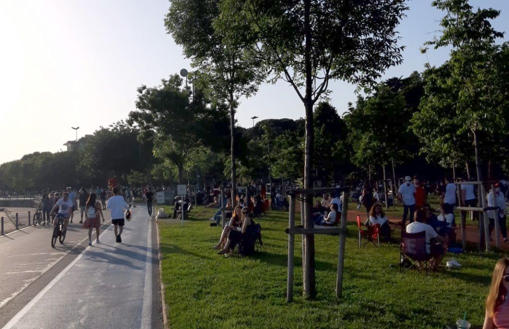 People Flock to Parks After Reopening, Minister Warns, 'Let's Don't Normalize too Much'