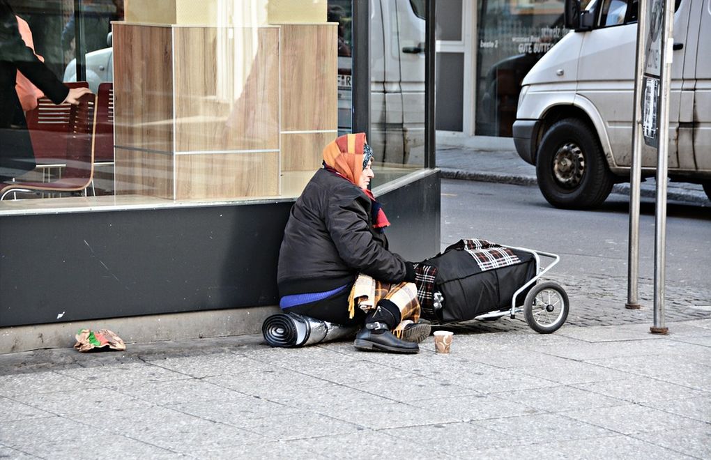 The cry of 'Do you have any spare food' and abject poverty in İstanbul