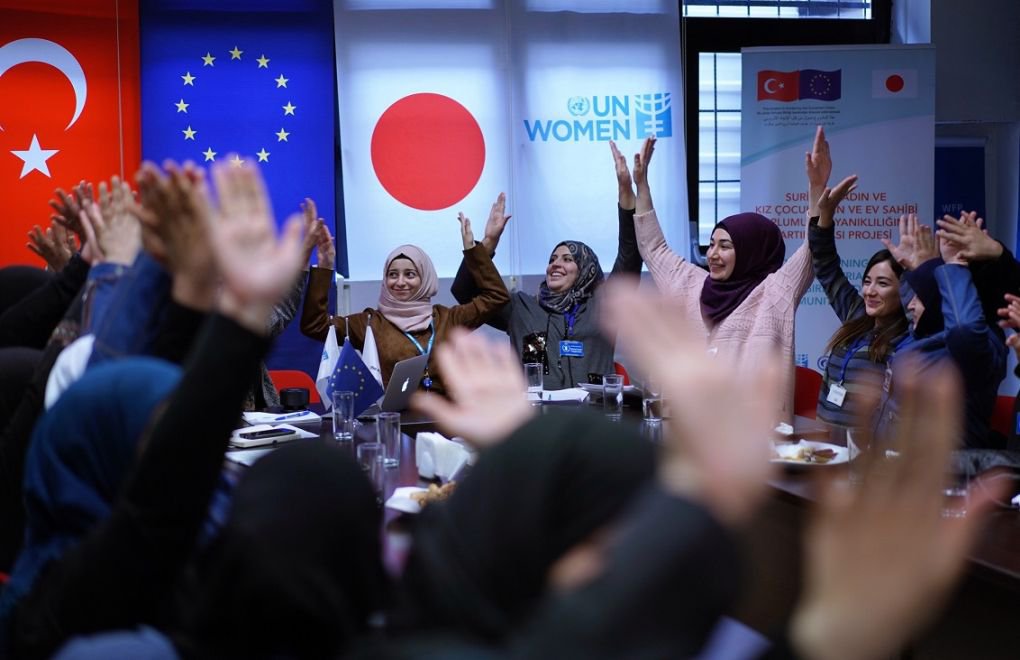 Women from Turkey and Syria sing together: ‘If only life would be a feast’