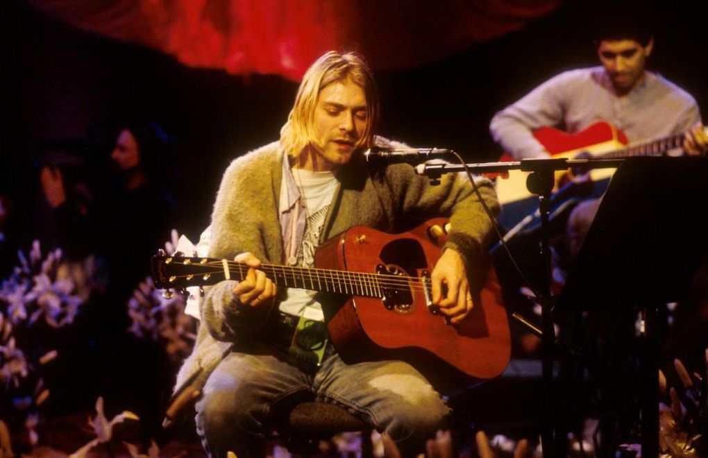Kurt Cobain'in gitarı 6 milyon dolara satıldı