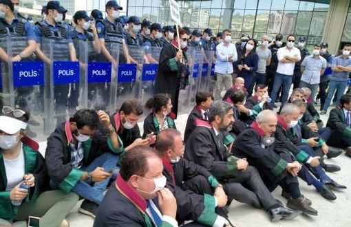 Bar associations' union steps in as lawyers blocked at entrance of Ankara
