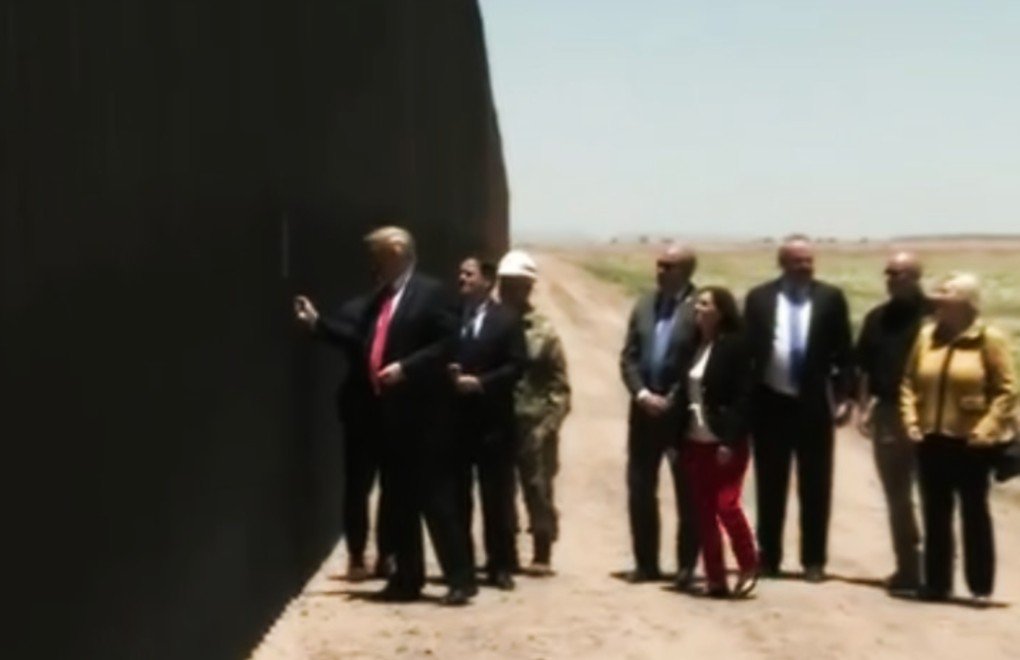 Trump: Meksika duvarı Covid-19'u bile durdurdu