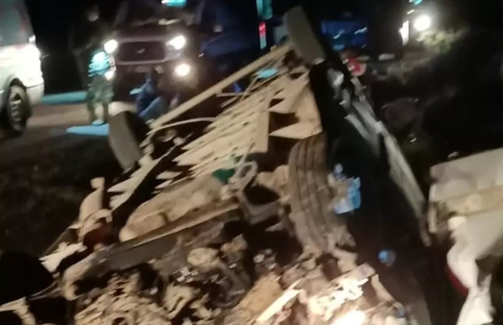 Van'da mültecileri taşıyan minibüs devrildi: 1 ölü, 41 yaralı