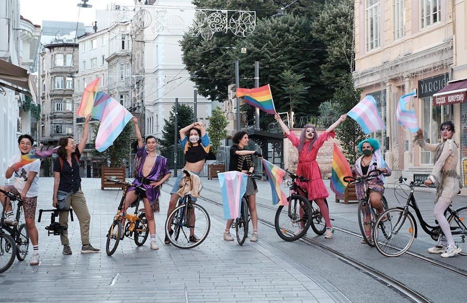 'Trans-Pedal Pride Ride' in İstanbul marks 51th anniversary of Stonewall Riots