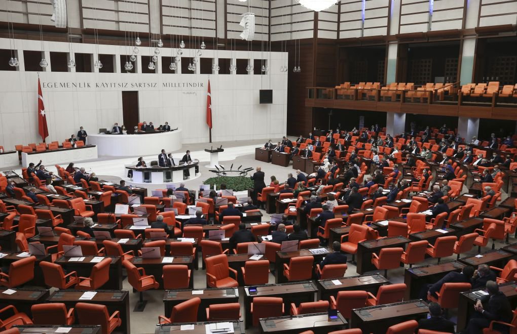 Parliament passes two articles of 'multiple bar associations bill'