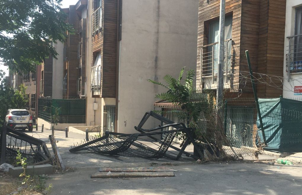 İstanbul municipality removes iron gates in Romani quarter: 'It was like Israel and Palestine'