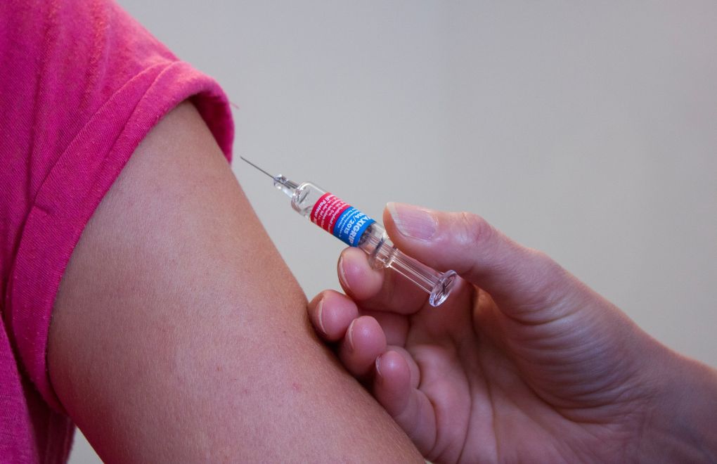 Pandemide çocuklar aşı da olamıyor