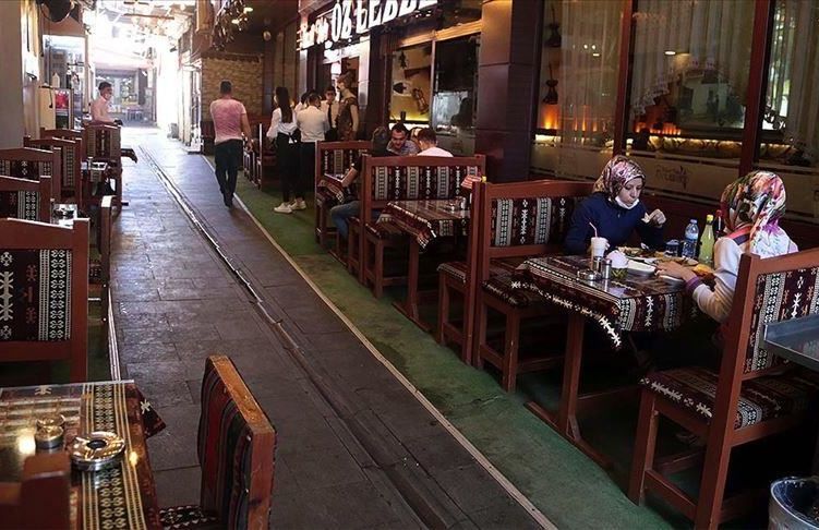 Cafes, restaurants allowed to go back to normal working hours