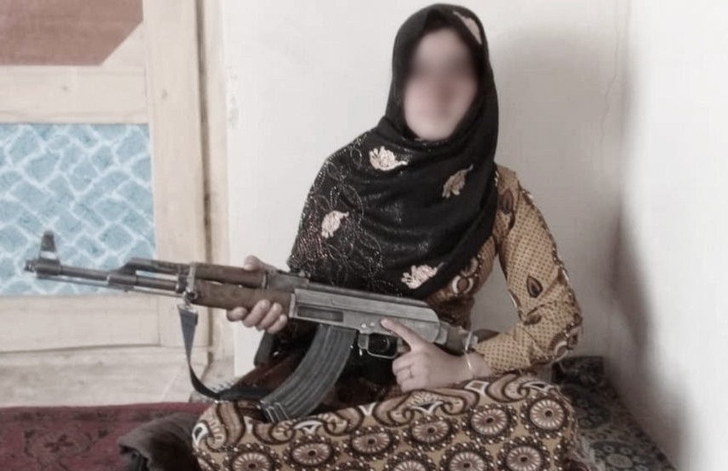 Afganistanlı kız Taliban militanlarını öldürdü