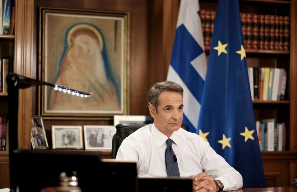 Mitsotakis calls on Turkey to "stop provocations" and start talking like 'civilized neighbors'