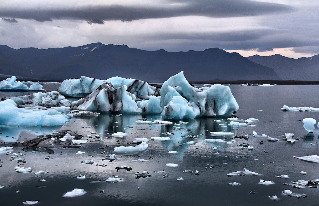 Dünya üzerinde 26 yılda 28 trilyon ton buzul eridi