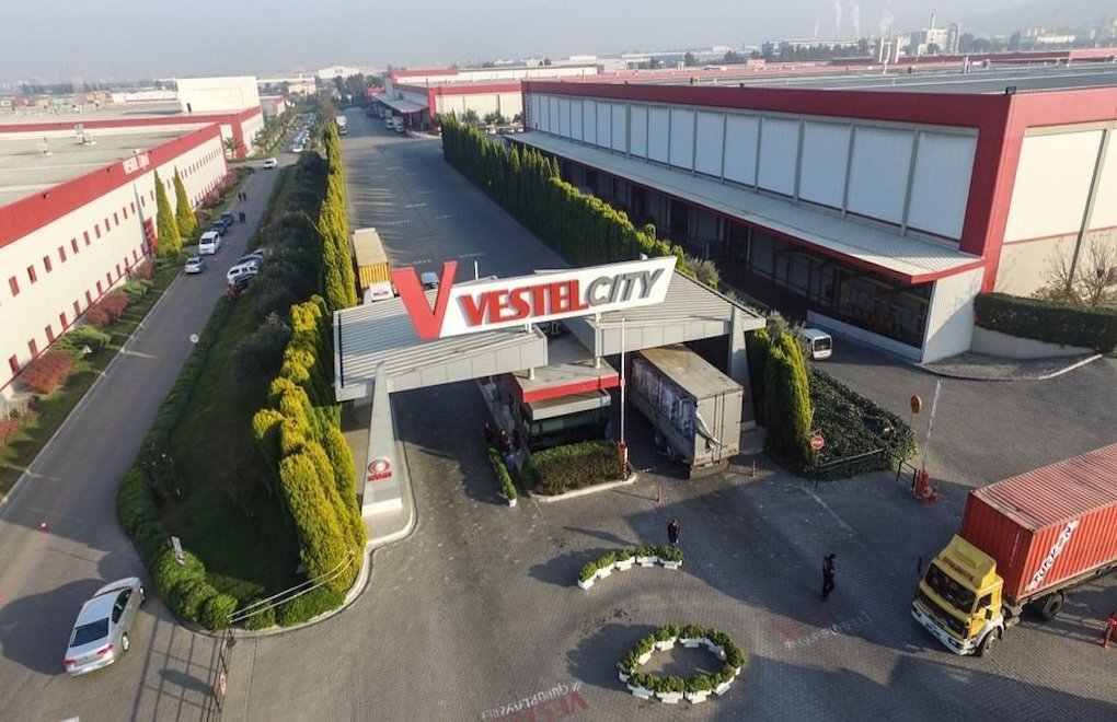 How has white goods giant Vestel's factory become an outbreak center in Manisa?
