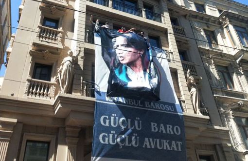 Ebru Timtik's funeral: Police use rubber bullets, tear gas against crowd, surround cemevi