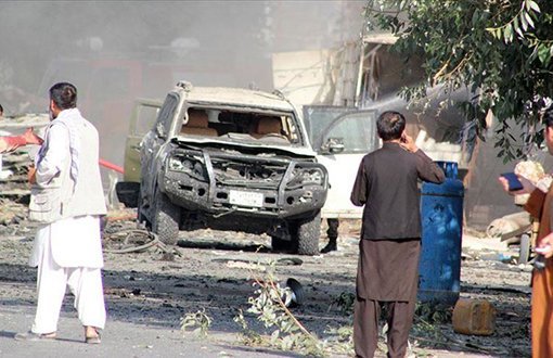Bi bombeyan êrîşî konvoya Alîkarê Serokomarê Efxanistanê kirine