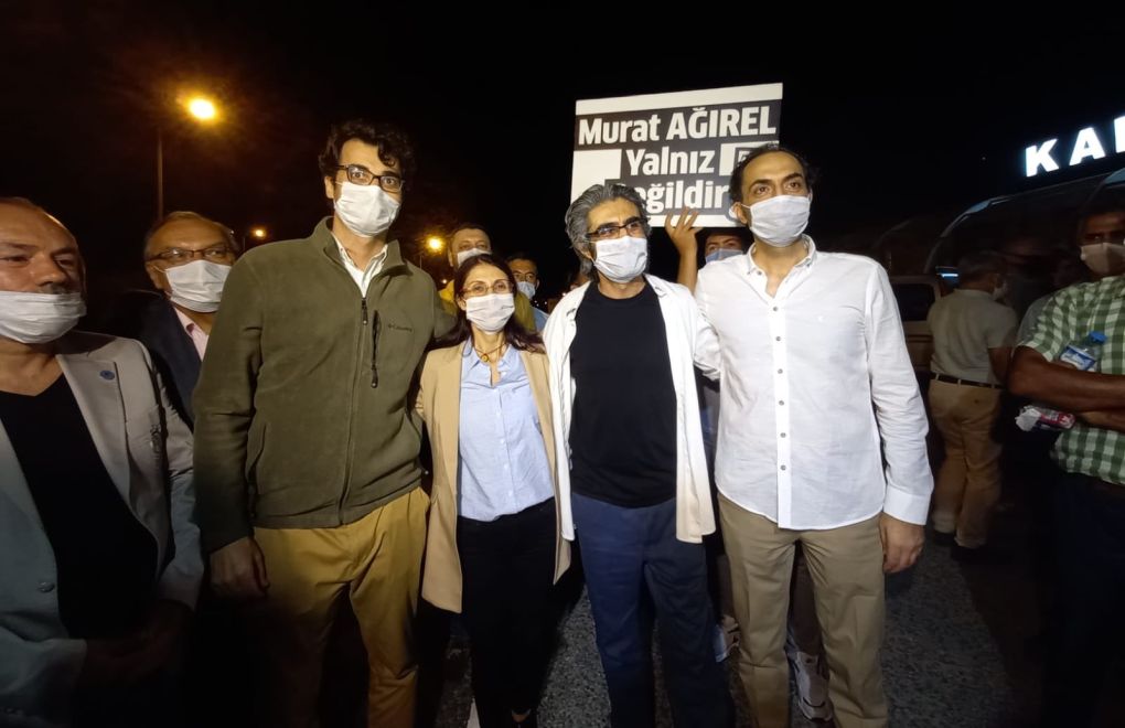 MİT davasından tutuklu gazeteciler cezaevinden çıktı
