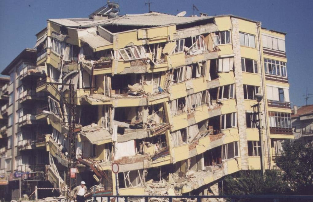 CHP’li vekil, 25. yılında Dinar depremini hatırlattı