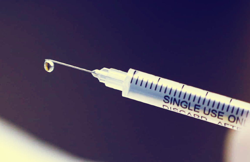 ABD'li şirketin aşı çalışmaları "anlaşılamayan hastalık" sebebiyle durdu