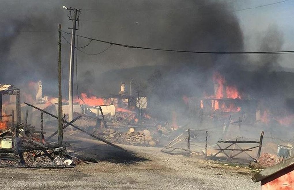 Bolu'da bir evde çıkan yangın çevreye sıçradı