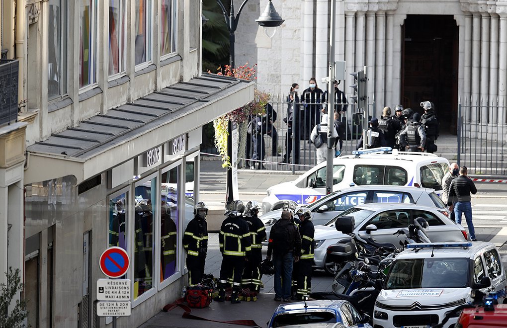 Fransa'da kilise yakınlarında saldırı: 3 kişi hayatını kaybetti