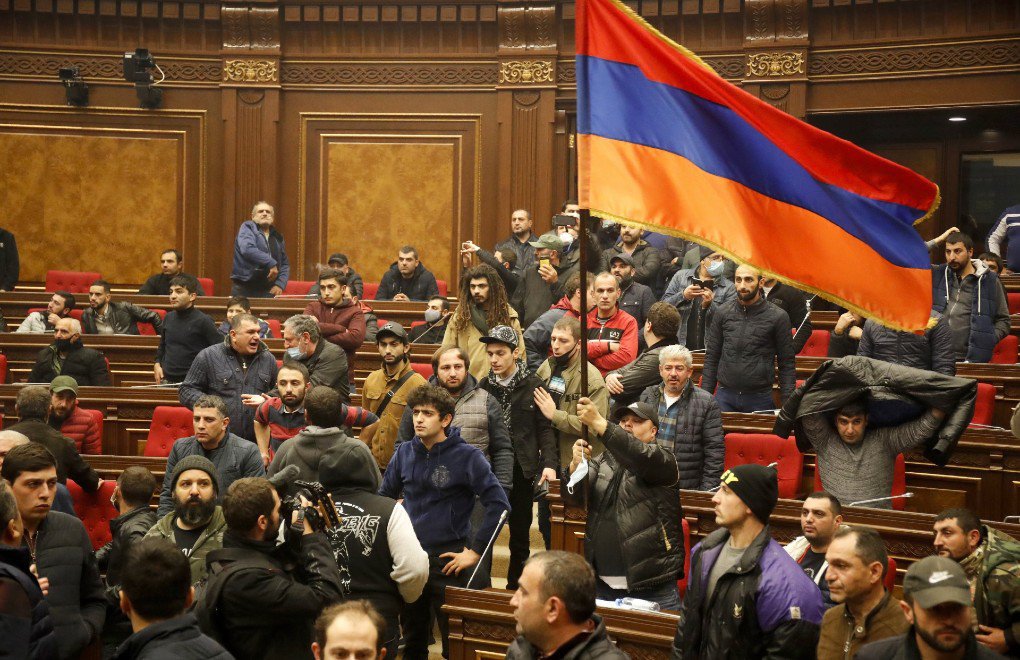 Ermenistan'da erken seçim tartışmaları