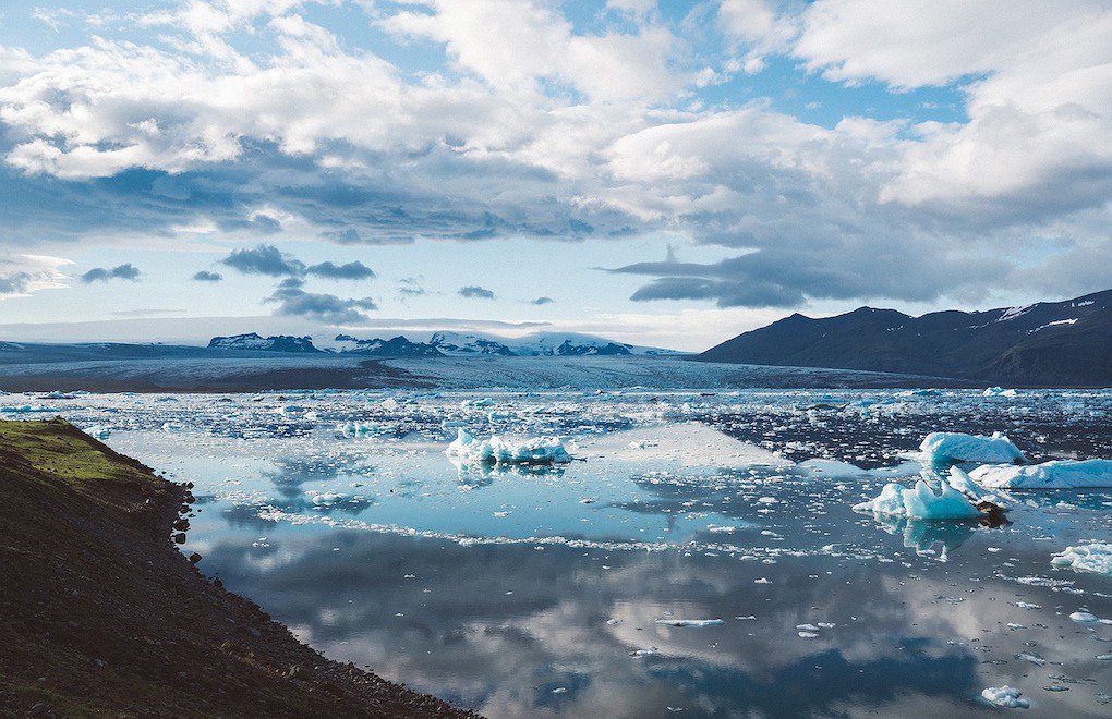 Buzullar rekor düzeyde eriyor: 23 yılda 28 trilyon ton