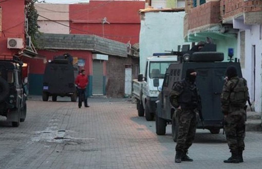 Diyarbakır'da ev baskınları, çok sayıda gözaltı