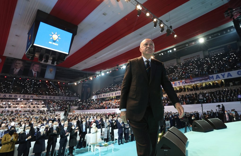 Erdoğan's AKP holds grand congress in 'jam-packed' hall