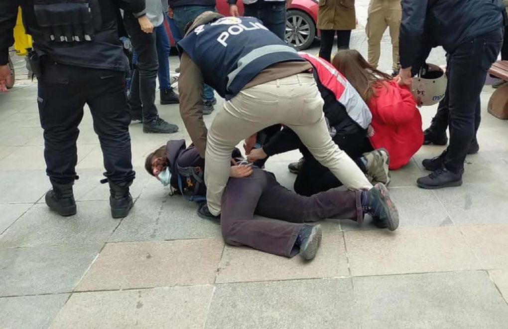 Dozens detained during violent police response to Boğaziçi protest in Kadıköy
