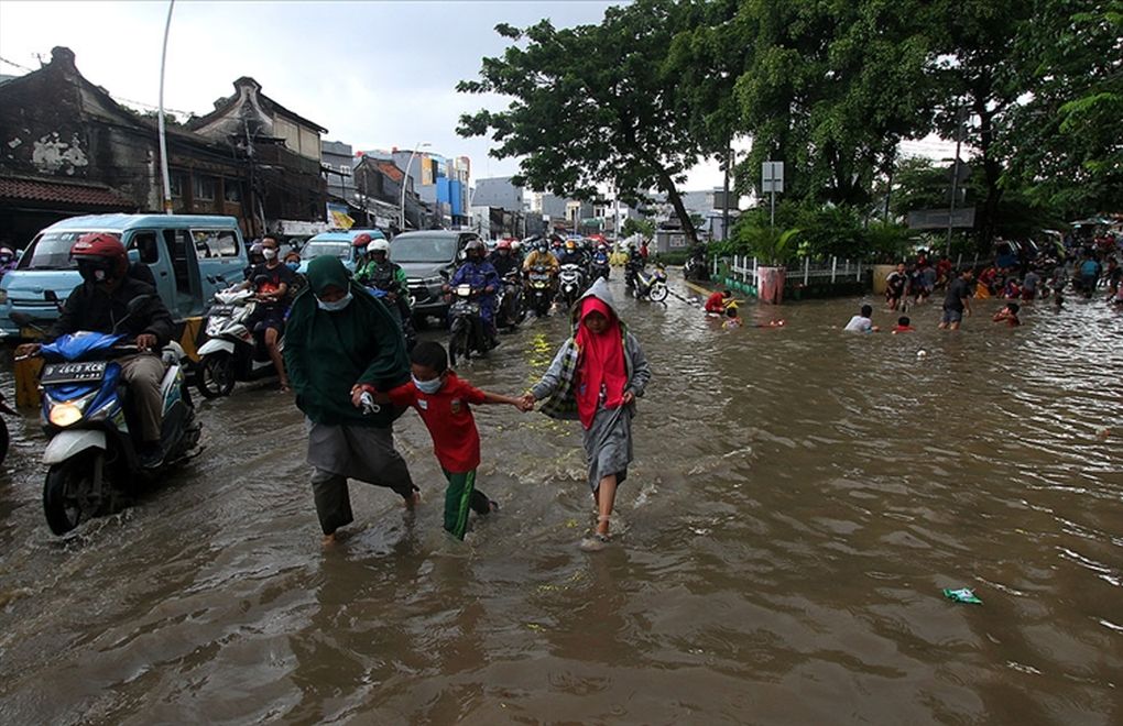 Endonezya'da sel: 20 kişi yaşamını yitirdi