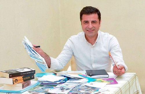 English PEN launches solidarity campaign with Demirtaş