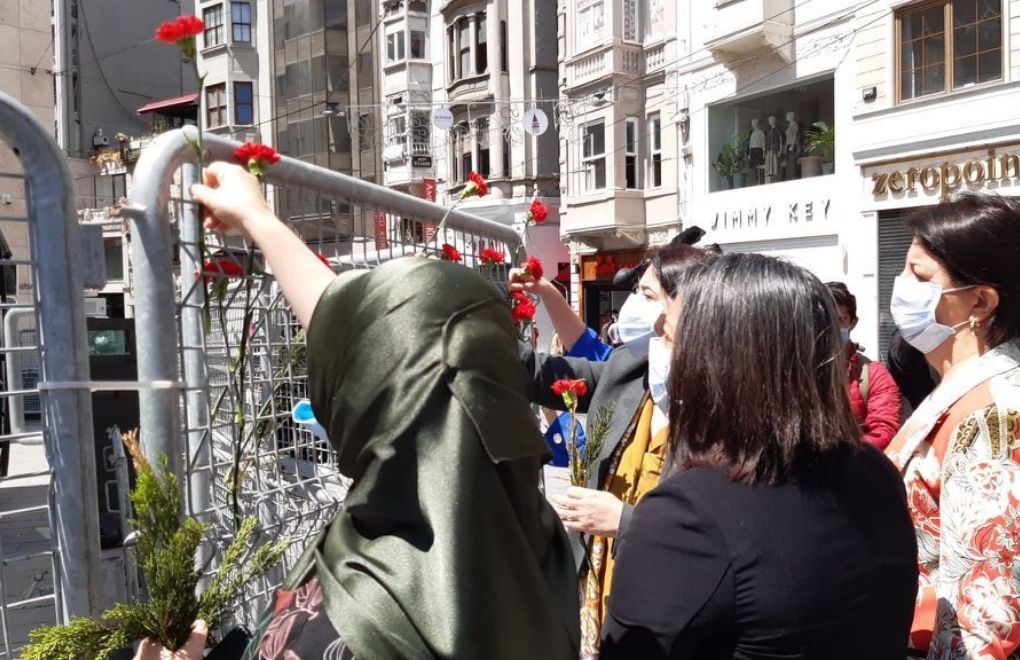 HDP'li kadınlar Anneler Günü'nde Galatasaray Meydanı'nda
