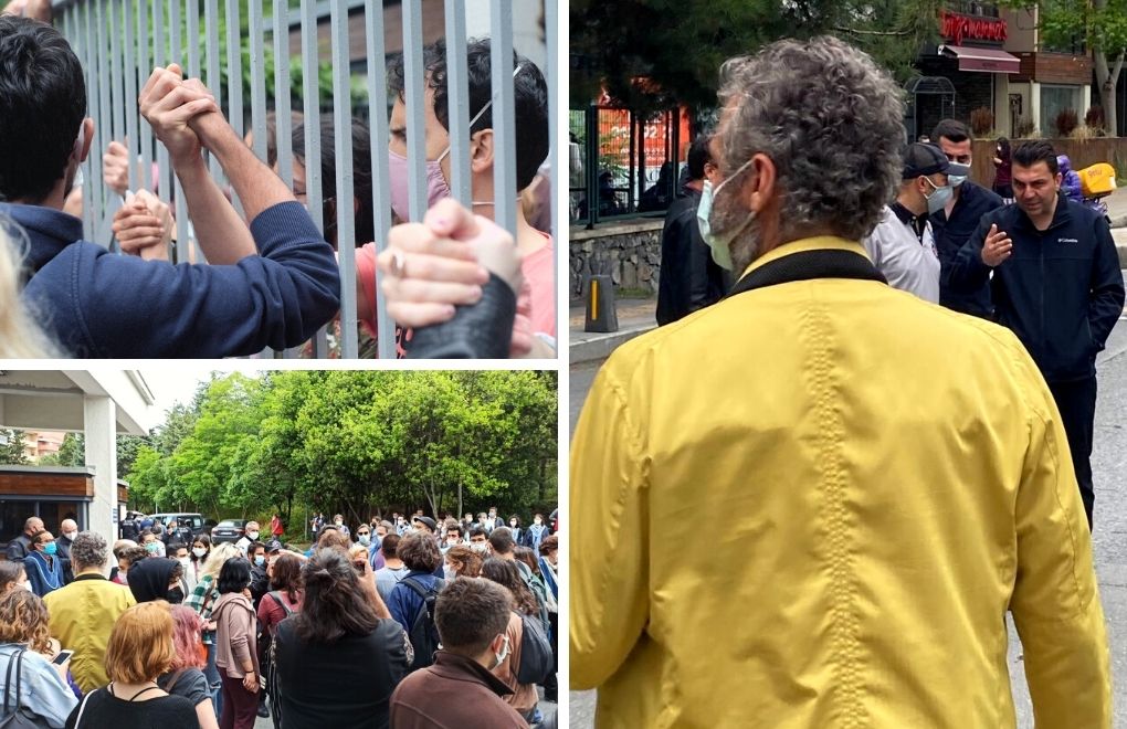 Doors of Boğaziçi University locked again, students enter the campus