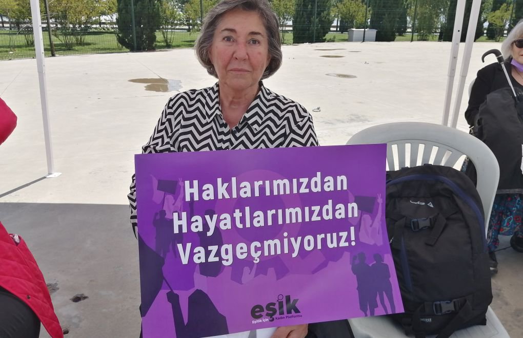 International Women's Solidarity Association grants honorary membership to Moroğlu